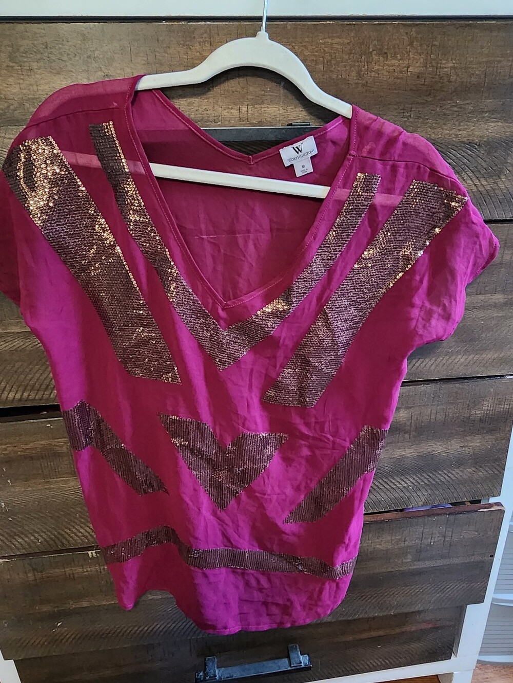 Worthington Magenta Sequin V-Neck Short Sleeve Top